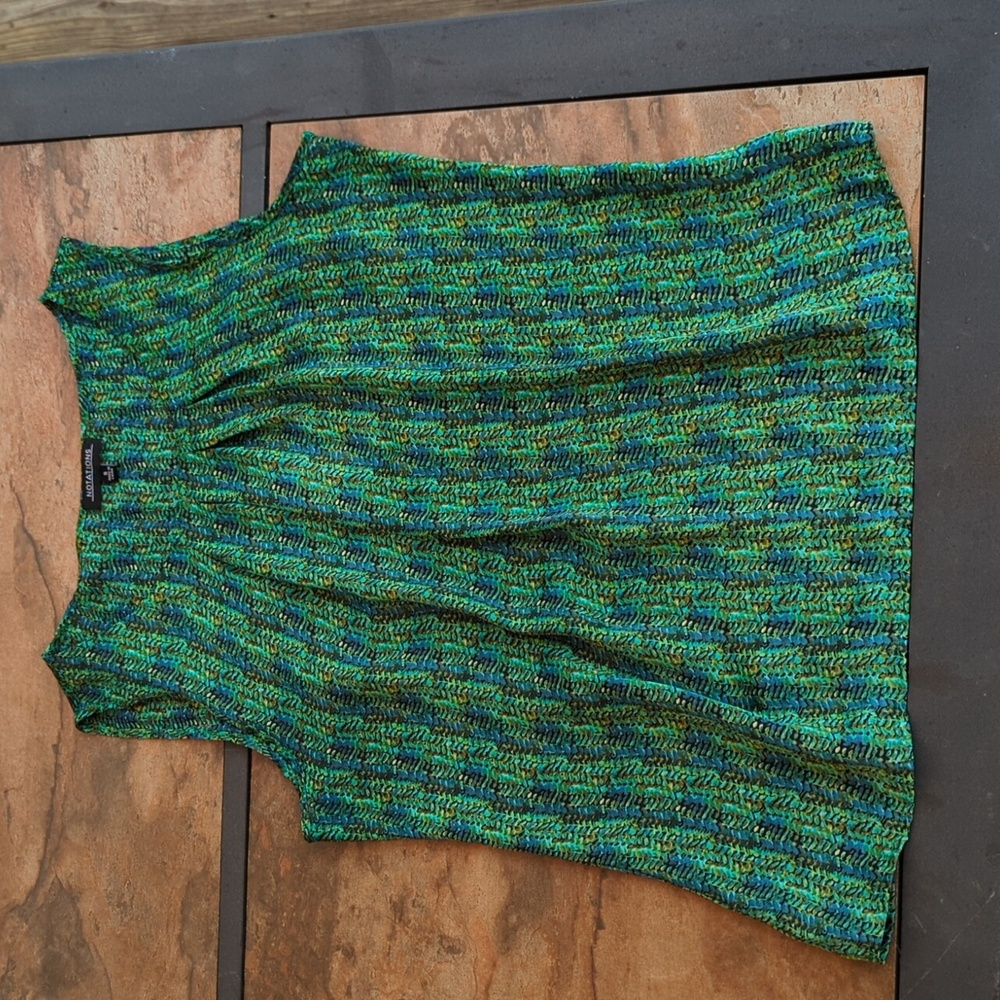 Notations Sleeveless Top - Picture 2 of 6